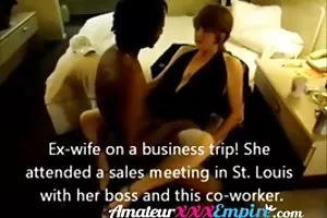 強力な肛門の浸透によって破壊されたコンドーム