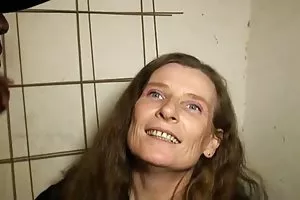 彼女が網で出会った男と悪質な女はセックスする