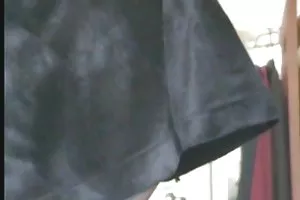 スペインの十代の若者は、彼女を袋に入れるためにレティーロの男を探します