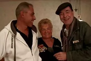 妻はウェブカメラの前で深い喉を吸う