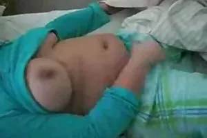 彼は家に帰るときに彼の義理の妻を性交する