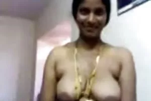 彼の妻は彼が仕事に行く前に彼にフェラチオを与える