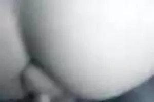 通りに売春婦に会い、性交する