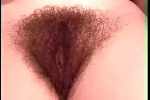 レズビアンの女の子がビーチで男達に犯された