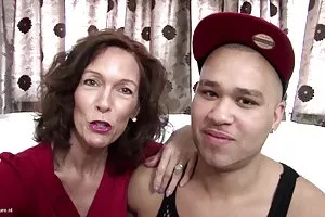 泥棒は主婦に違反する