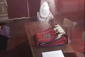 成熟したVecinitaは、非常に角質の若い男をファックします