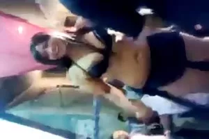 ボスの娘が秘密裏に事務所で犯している