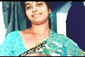 娘は彼女のパパとヒーターを持っています