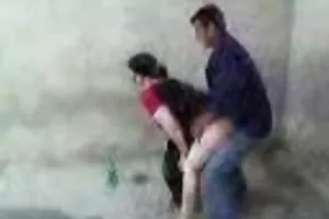 日本の秘書は喜んで喜んで